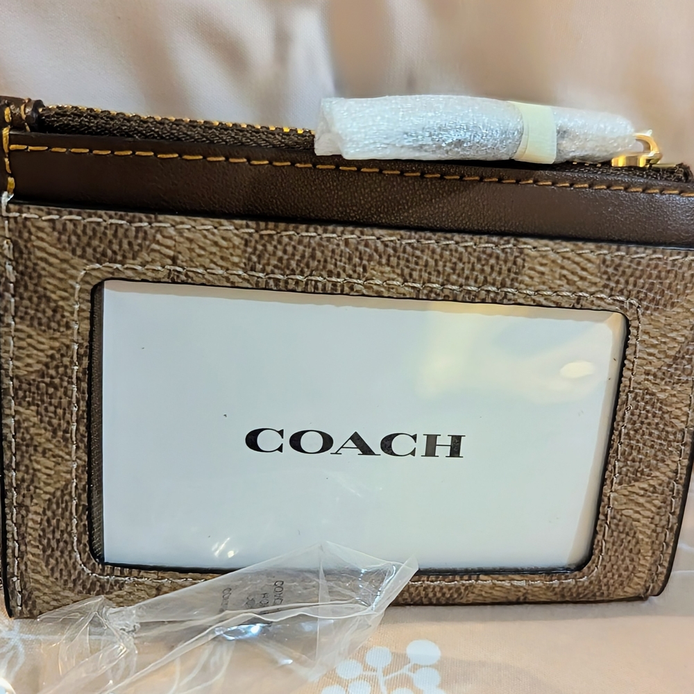 Coach Brown Card Holder - Picture 5 of 5